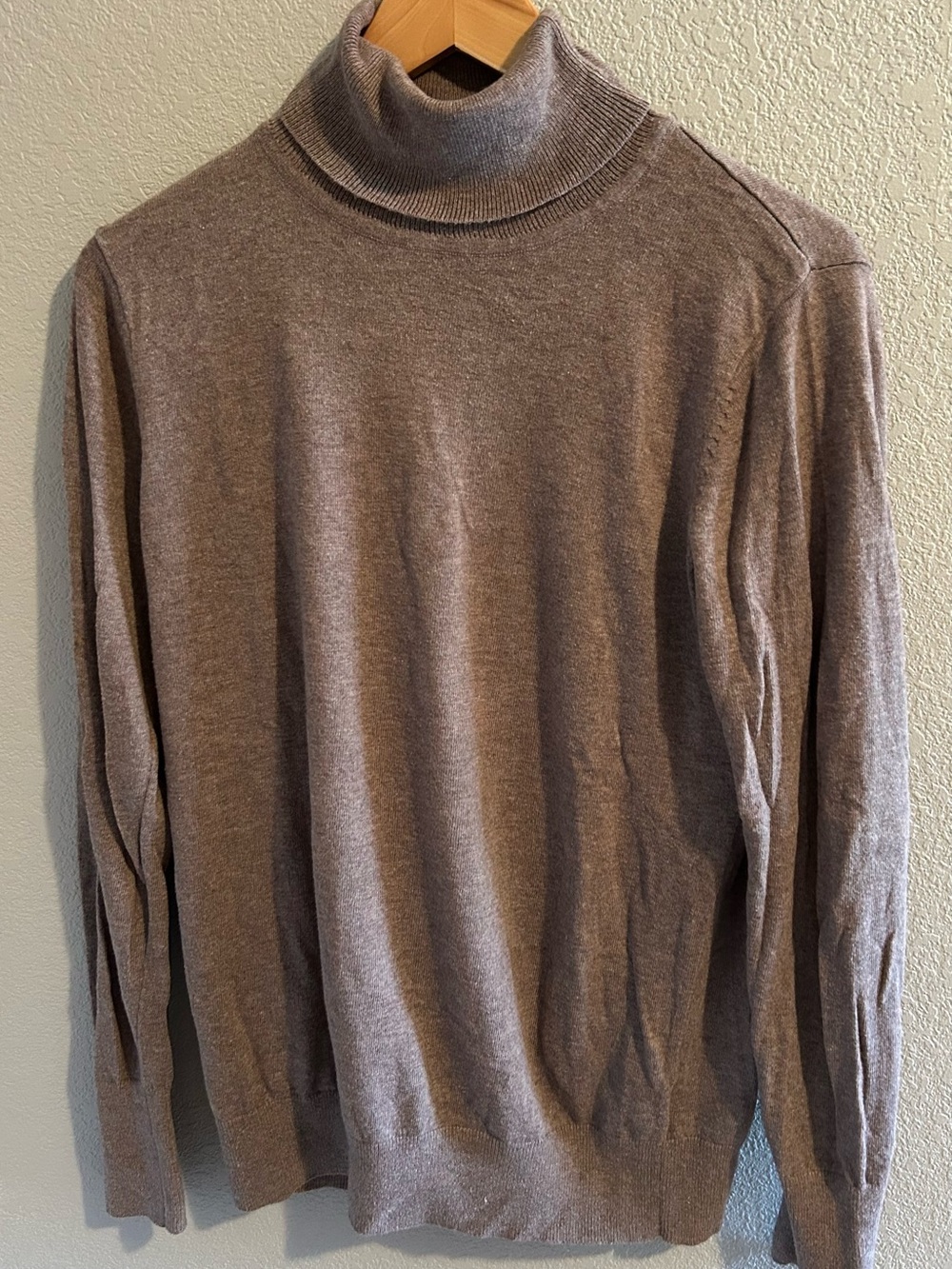 Old Navy Women's Taupe/Brown Turtleneck Sweater